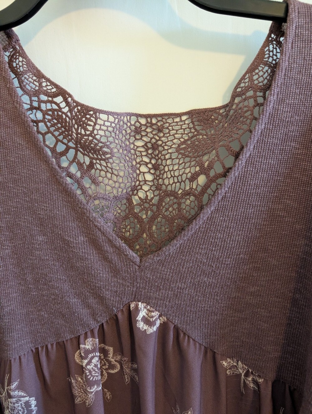 Maurices Women's Lace-Trim Flowy Purple Floral Knit Top - Picture 4 of 15